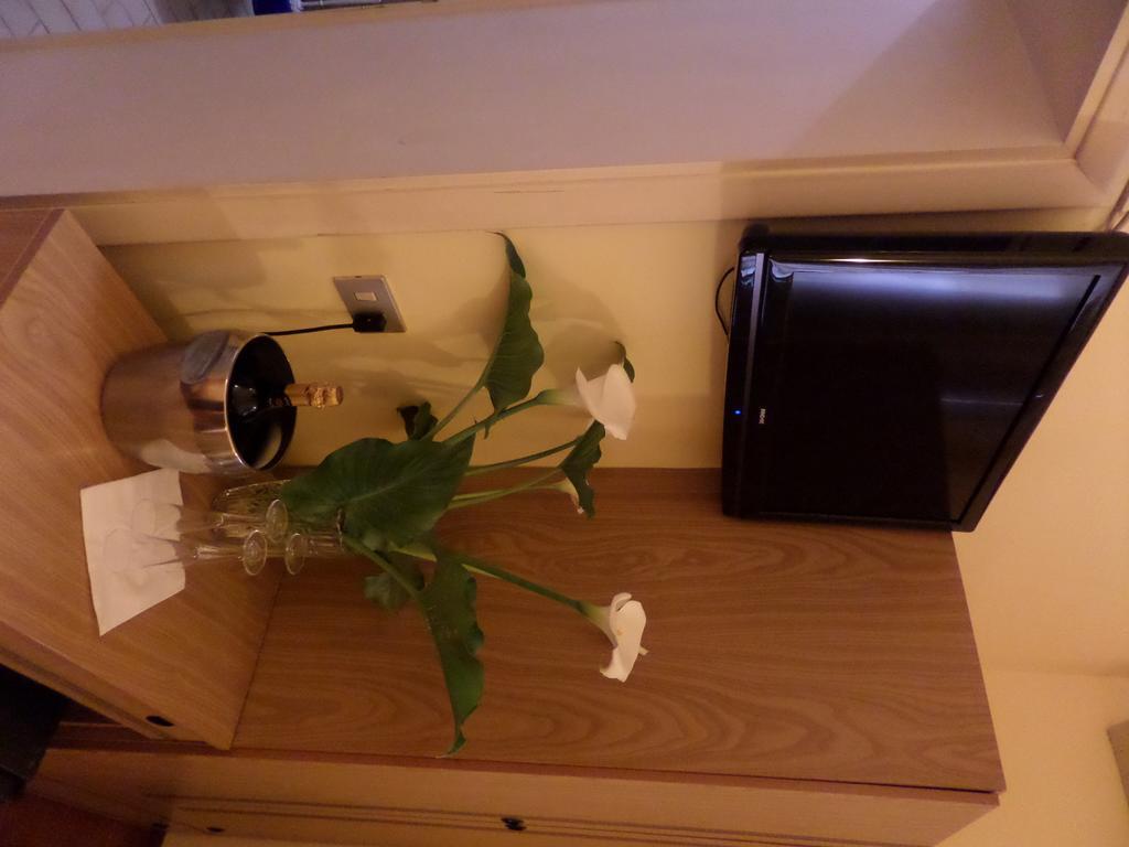 Hotel Delizia Genovese Montecatini Terme Room photo